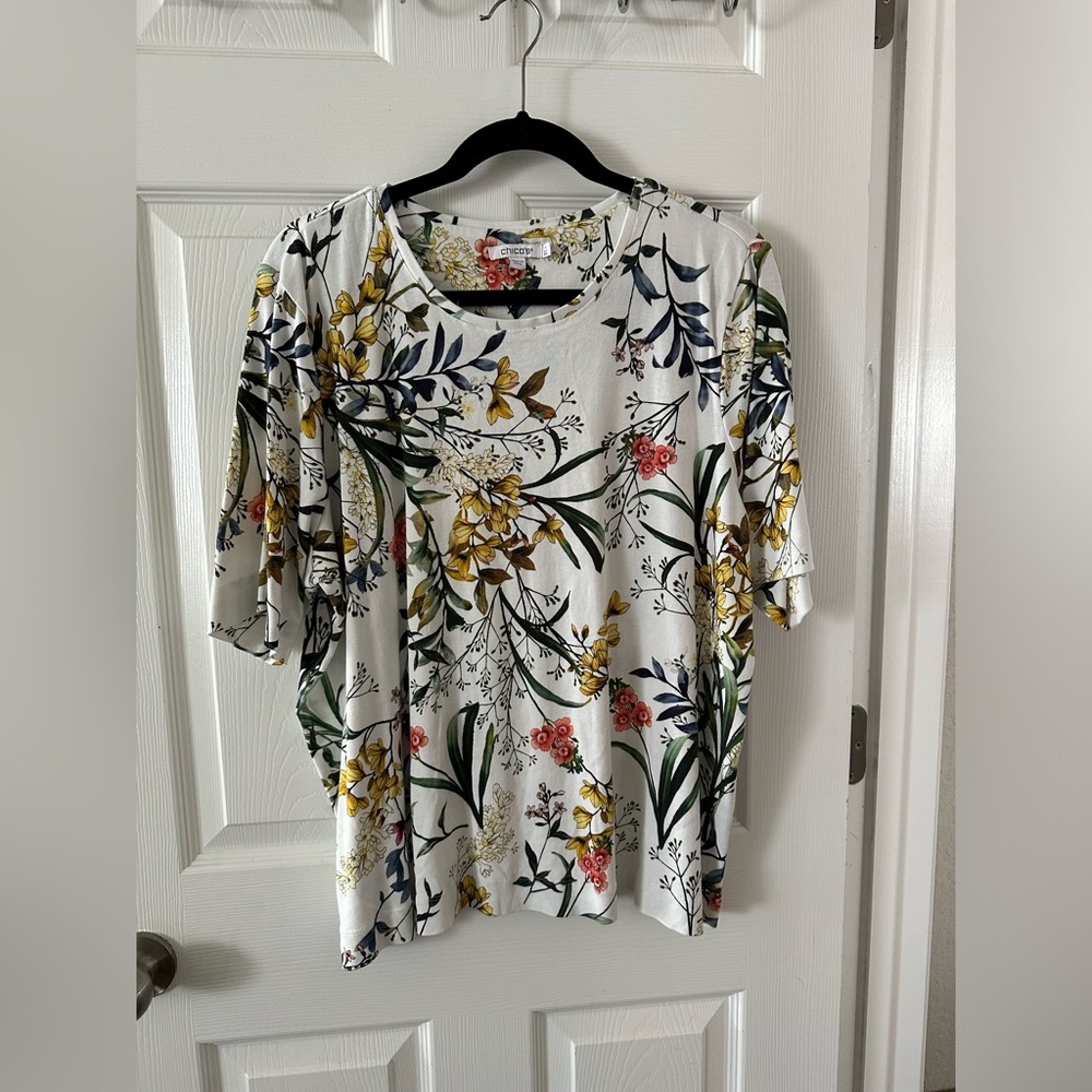 Chico’s floral top 4 XXL